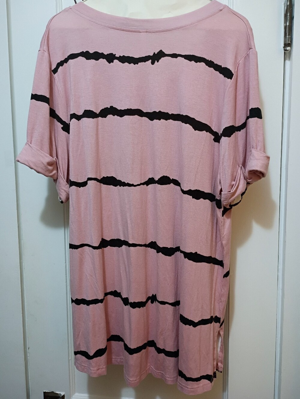 🥳🎊🎉 HP Pink & Black Short Sleeve Tee V-neck Long Top - Picture 6 of 13
